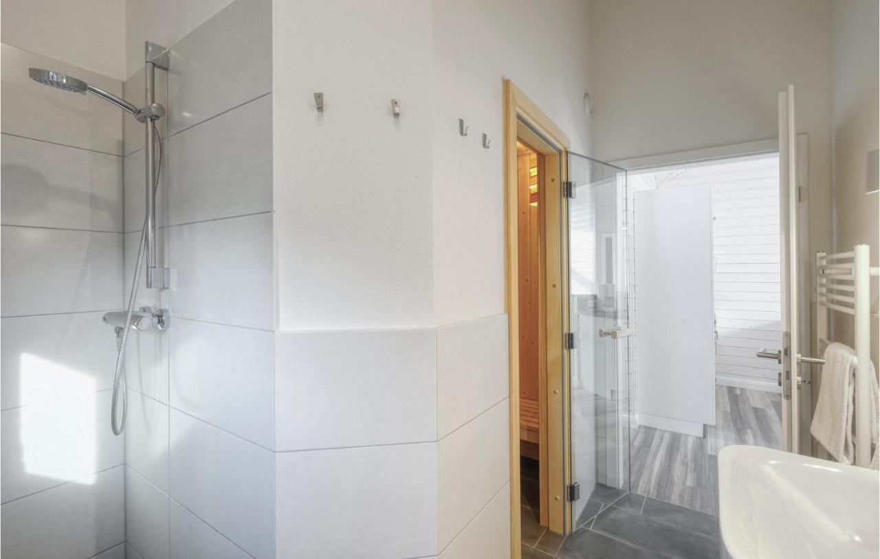 Stunning Home In Krems Ii-Warderbrueck With Wifi Gols Exterior foto